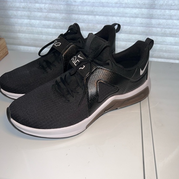 Nike Shoes - Womens Nike Airmax Bella Size 11